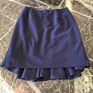 【極美品】試着のみ！THE FIRST★ザ・ファースト バックデザインスカート ネイビー 38サイズ 紺色 フレアスカート タイトスカート