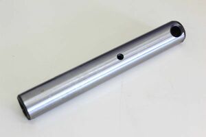 ピン 全長150mm 新品 建設機械用 径25mm グリス穴付 重機 建機 交換用 ユンボ ショベル バケットピン 単品 グリス穴 ニップル PN25-150 KW