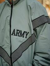 古着 "XXXL-R" U.S.ARMY 米陸軍 Dead stock IPFUジャケット トレーニングジャケット リフレクター ナイロン 灰 gd020_画像3