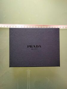 PRADA プラダ 空き箱 １個 for 小物入れ や ギフト箱としていかがですか。