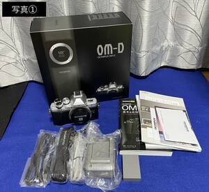 OLYMPUS OM-D E-M10 MarkⅡ・ OLYMPUS PEN E-PL２ダブルズームレンズセット２台・パンケーキレンズその他付属品　まとめ出品　中古