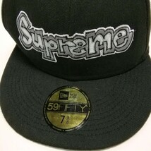 NEWERA×Supreme ニューエラ×シュプリーム キャップ 帽子 黒 ブラック系 ロゴ 59FIFTY 7 5/8 60.6cm Gonz Logo _画像2