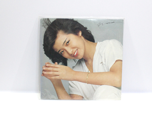 山口百恵 ザ・ベスト　LP レコード ポスター付 当時物 25AH 744　中古 y1133