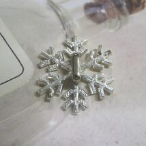 ハンドメイド　帯留め/帯留　雪の結晶　クリスマス　スノーフレーク　クリスタル　ラインストーン　花　ビジュー　雪　シルバー/銀 ③ _画像4