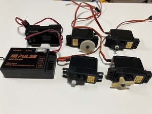 JRサーボ　NES-4031　4個（可動）、JR受信機　NER-225X（動作未確認）＆電池ボックス　1個 　　中古