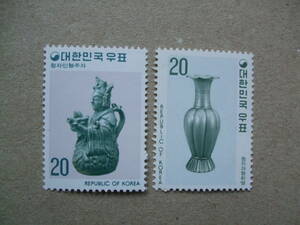韓国　１９７７年　陶磁器シリーズ【第３集】　２種完　未使用