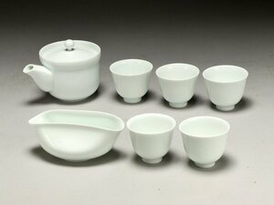 【静岡】131A 白壁彫文 井上萬二作 白磁 煎茶セット 共箱付 竹笹彫 茶器 急須 湯冷まし 湯呑み5客 ym