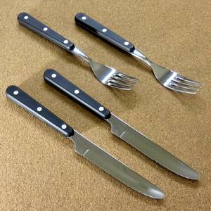 関の刃物 ステーキナイフ&フォーク 各2本セット 関兼次 13クロームステンレス鋼 ステーキを切る テーブルナイフとフォークのセット 日本製