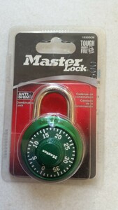 ☆新品 未開封 マスターロック Master Lock 1530DCM 緑色南京錠☆