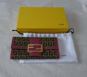 ★未使用美品★　FENDI　フェンディ　長財布　キャンパス　パープル