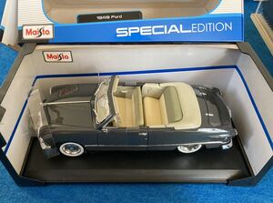 ミニカー 1/18 Maisto Special Edition 1949Ford 全長約25センチ・ダイキャスト製　台座有り・外箱有り。販管004