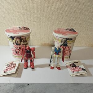 カップヌードル発売40周年記念カップガンプラ「ガンダム＆シャアザクセット」