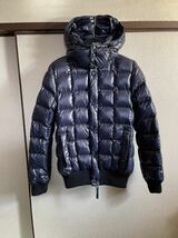 【良品】【フード取外し可能】 AKM × DUVETICA エイケイエム デュベティカ DOWN JACKET スクエアステッチ ダウンジャケット ブルゾン NAVY_画像1