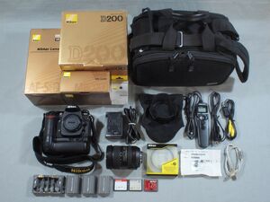 ■Nikon ニコン D200 デジタル一眼レフカメラ AF-S DX VR Zoom-Nikkor 18-200mm f/3.5-5.6G IF-ED レンズ ボディ ケース 箱付■