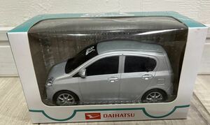 ダイハツ ミライース プルバックカー DAIHATSU Mira e:s カラーサンプル シルバー