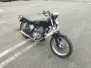 ヤマハ　SR400 1JR 平成12年式　登録書類あり　スカチューン　スーパートラップマフラー　現在不動　現状渡し売り切ります。 