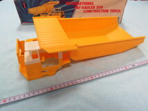 プラモデル 1/25 ERTL 8013 - International Pay Hauler 350 Construction Truck_画像2