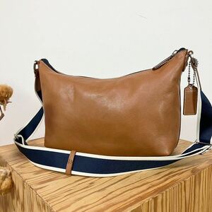 ●美品『人気モデル』COACH コーチ F70559 ヘリテージレザー ショルダーバッグ/斜め掛け/クロスボディ/ライトブラウン/メンズ 