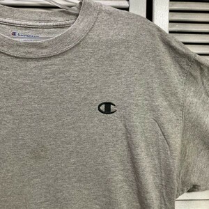 1スタ グレー Tシャツ Champion チャンピオン ワンポイント 刺繍 ロゴ 半袖 90s 00s WVE ビンテージ アメリカ 古着 卸