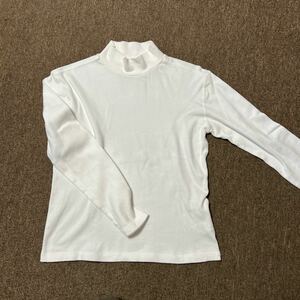 子供服　ネックシャツ ホワイト 長袖　サイズ140 A659