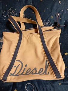 美品■DIESELファスナー付きトートバッグ■キャンバス生地で丈夫■オフホワイト×ブルーロゴ