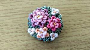 お花　刺繍ブローチ1