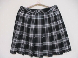 * Mezzo Piano * pretty pleated skirt *M150.* black 31224