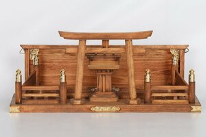 試作品 送料込み 神棚 家具調 胡桃 モダン 壁掛け お札立て 鎮守の杜 鳥居 小さなお宮さん 桧製 棚板不要 壁に 御札立て 訳あり F1227-2