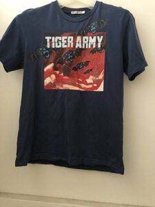 タイガー・アーミー Tシャツ コピーライトあり S ネイビー Music from Regions Beyond / Tiger Army Epitaphコラボ / UT / Uniqlo