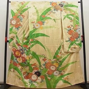 平和屋野田店■豪華振袖 駒刺繍 菊草花文 金彩 逸品 n-hv2836の画像1