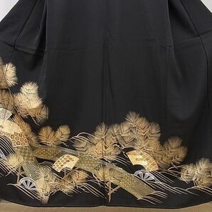 平和屋野田店■豪華黒留袖 駒刺繍 地紙吉祥風景花文 金彩 逸品 n-pk4472の画像3