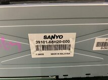 アルト　HA25V　純正ラジオ　SANYO　39101-68H20-000　小物入れ付き[Y/7767]_画像3