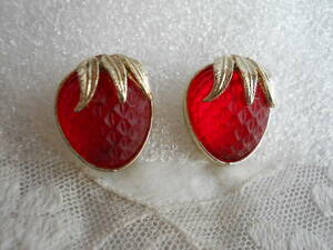  America made Vintage Sara ko Bentley Sarah Cov.f Lost glass . strawberry earrings -stroke li Berry festival 