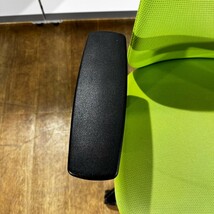 コクヨ ベルガー グリーン 会議 椅子 デスクチェア 肘有 キャスター CRS-G1900U1 【中古】 ④_画像5