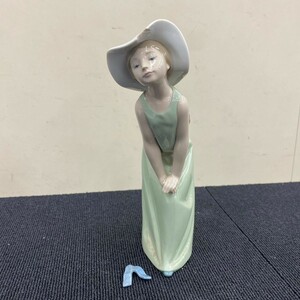 J303-O33-1509 LLADRO リヤドロ 5009 鏡のまえで 若草色の少女 フィギュリン 陶器 人形 置物 女の子 オブジェ 約高さ22×奥行8cm ②