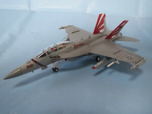 【完成品】1/144 F-Toys 『 E/A-18G GROWLER 』第132戦術電子戦飛行隊 「スコーピオンズ」CAG機