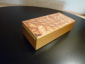 箱根寄木細工 伝統的工芸品 からくりコインBOX　新品同様・展示品