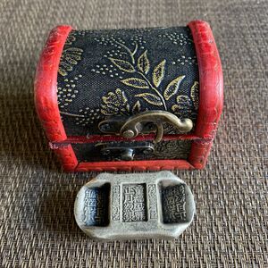 中国 古銭 古銀 童福盛号 月紋銀 清代 時代物 箱付き