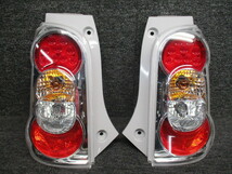 ■ L675S/L685S ミラココア LED 左右テールランプ/テールライト TOKAIDENSO 20515 【 Ｙ-1-02 】_画像1