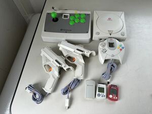 SEGA Dreamcast HKT-3000/HKT-7300/HKT-7800/HKT-7700/HKT-7000/HKT-8600 ソフト付き　動作未確認　 12/19