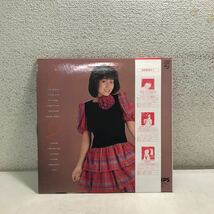 C12▲ LP レコード　柏原よしえベストコレクション　豪華カラーピンナップ解説書付　よしえちゃんカラーレーベル　帯付き　美盤　▲231223_画像2