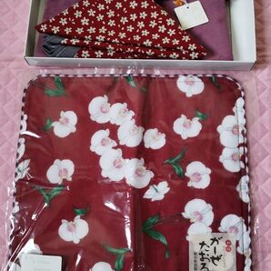 ☆彡レトロ古典的な和柄和装小物類のセット♪巾着袋とマルチクロスとガーゼハンカチの和モダン和柄お花模様の3点セット★タグ付き未使用品