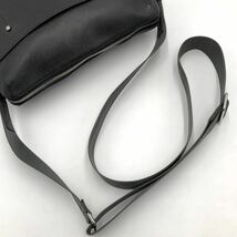 1円〜【美品】 LOUIS VUITTON ルイヴィトン ショルダーバッグ ブラック 黒 グリゴリ タイガ レザー メンズ 斜め掛け メッセンジャー_画像4