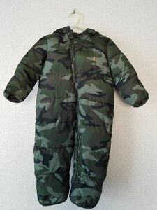 中古品☆baby GAPのジャンプスーツ♪サイズ　70　アウター　防寒具　ジャンパー　