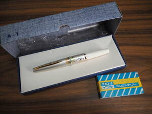 未使用 万年筆 PILOT パイロット 細字F 日本製 ペン先 14K-585 定価3000円 保管品 