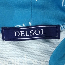【美品】デルソル 半袖ハイネックシャツ ライトブルー×白 英字総柄 レディース M ゴルフウェア DELSOL_画像4