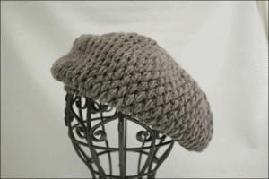 ハンドメイド ウール ニット ベレー帽 ニットキャップ 手編み グレー 手作り 帽子 SN95