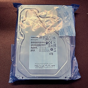 【新品・未使用】東芝　TOSHIBA S内蔵HDD 3.5インチ 4TB　MN04ACA400