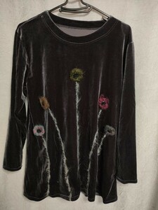 未使用経年品　ベロア生地に毛糸のお花が可愛いカットソー　M～Lサイズ