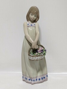 【1スタ】リヤドロ/LLADRO「花籠を持った女の子」陶器人形 フィギュリン 置物 アンティーク インテリア 少女 